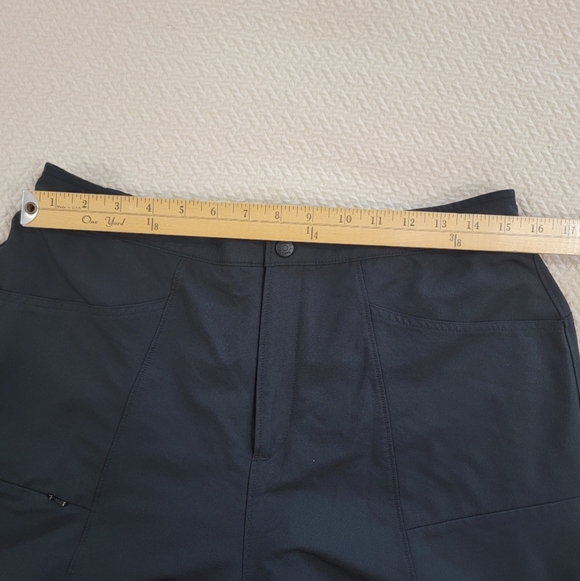 L.L. Bean Black Bike Shorts Size Large Activewear Built In Padded Shorts Lining - Picture 6 of 14